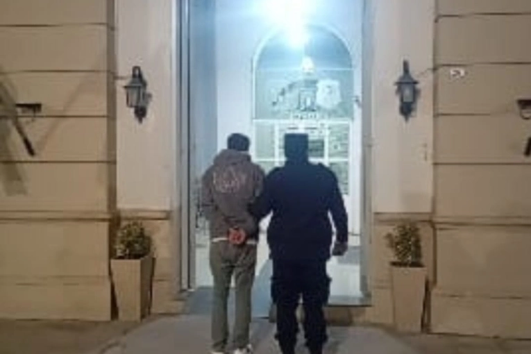 Mujer golpeada por un hombre debió ser atendida en el Hospital Centenario