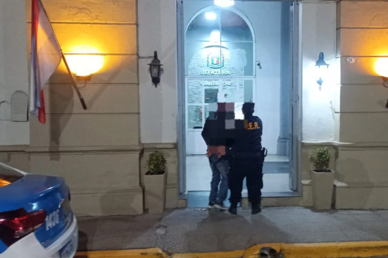 Fue detenido un hombre que intentó agredir a sus hijas