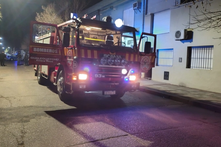 Los Bomberos lograron controlar las llamas en una vivienda