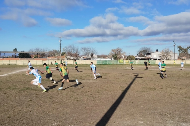 Juventud Unida empató con Unión y sigue firme en la cima del torneo