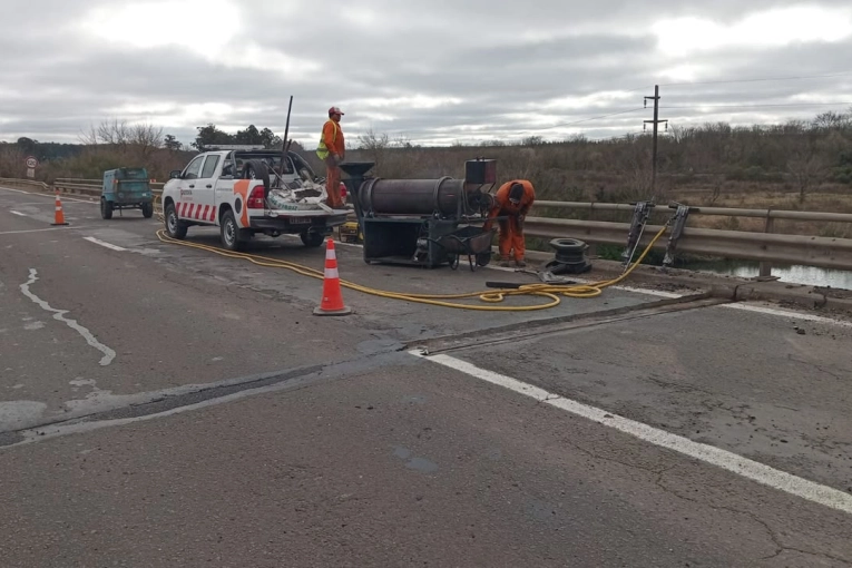 Realizan trabajos en Ruta Nacional 14, frente a Gualeguaychú