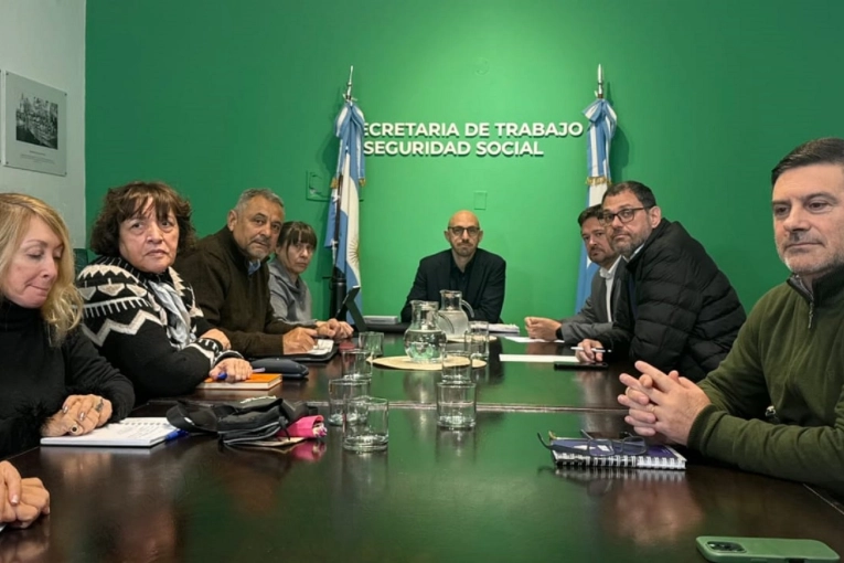 Liquidarán los haberes de julio a estatales con aumento del 3 por ciento. Rechazo de ATE