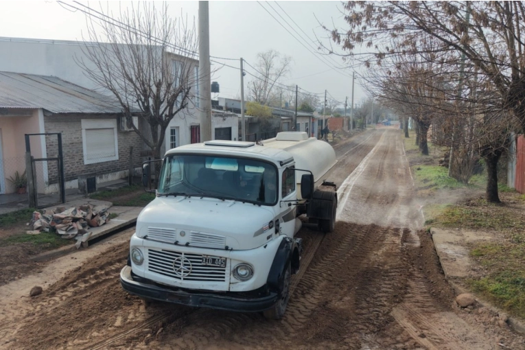 Avanza la reconstrucción total de 3.500 metros cuadrados de calle Perigán