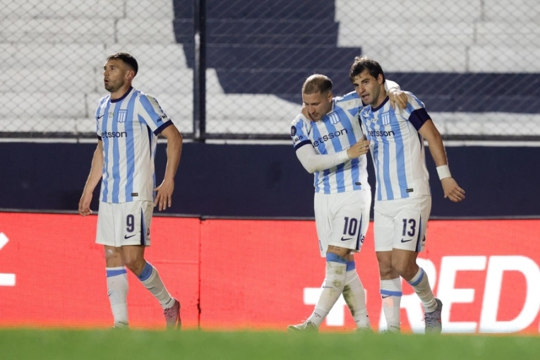 Racing goleó a Defensa y Justicia en el debut de Vojvoda y pasó a octavos de la Copa Argentina 2026