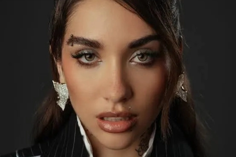María Becerra será la encargada de cantar el himno en la final
