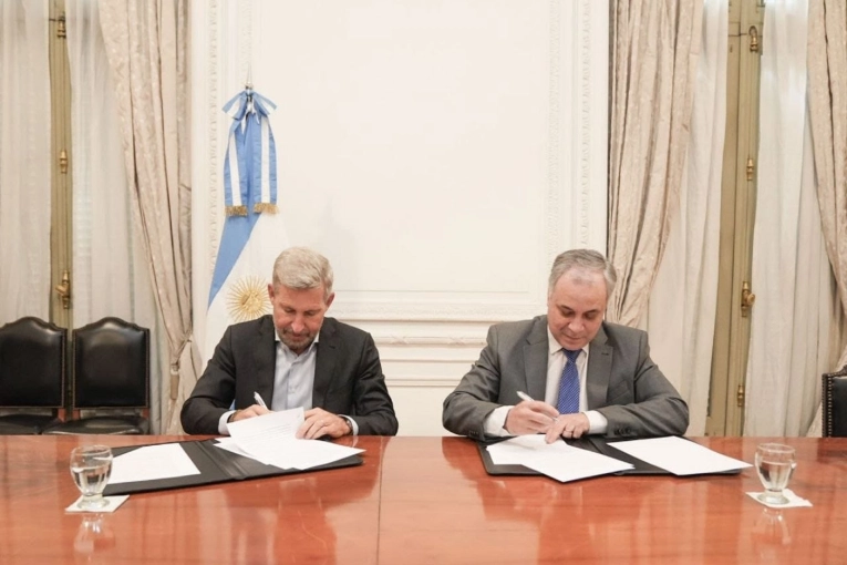 Entre Ríos firmó un acuerdo histórico con la Nación: ANSES transferirá 120.000 millones para el déficit previsional