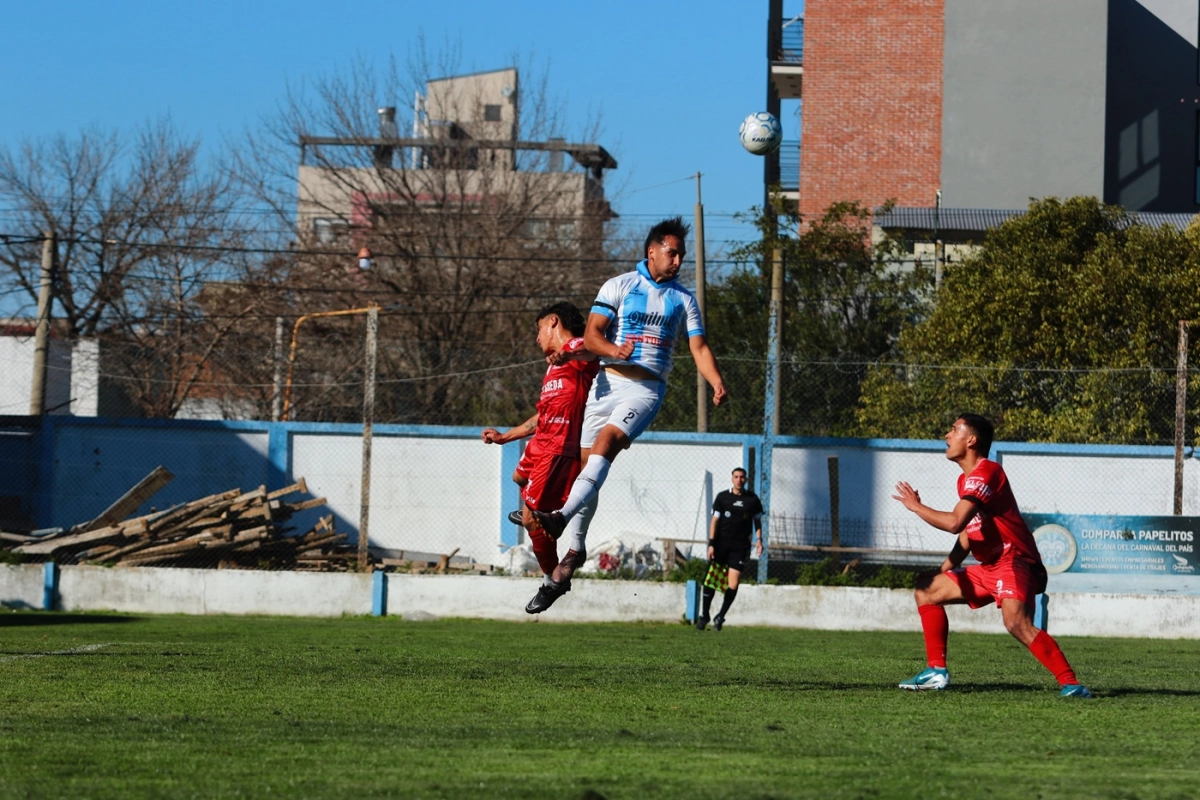 Juventud Unida sigue puntero, pero los equipos de Urdinarrain