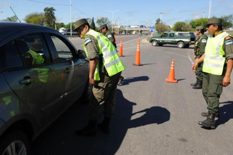 Militares, fuerzas de seguridad y empleados públicos nacionales tendrán aumento de sueldos
