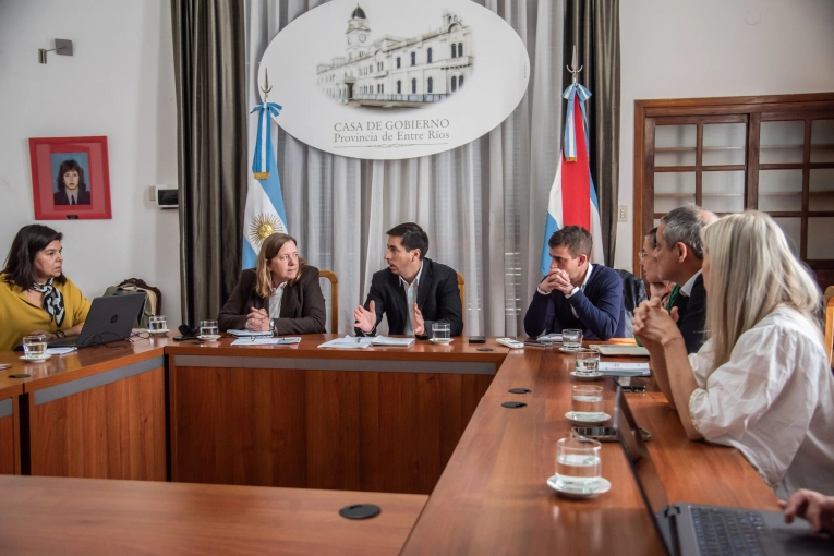 Buscan mejorar la alimentación escolar con alimentos frescos y menos azúcar