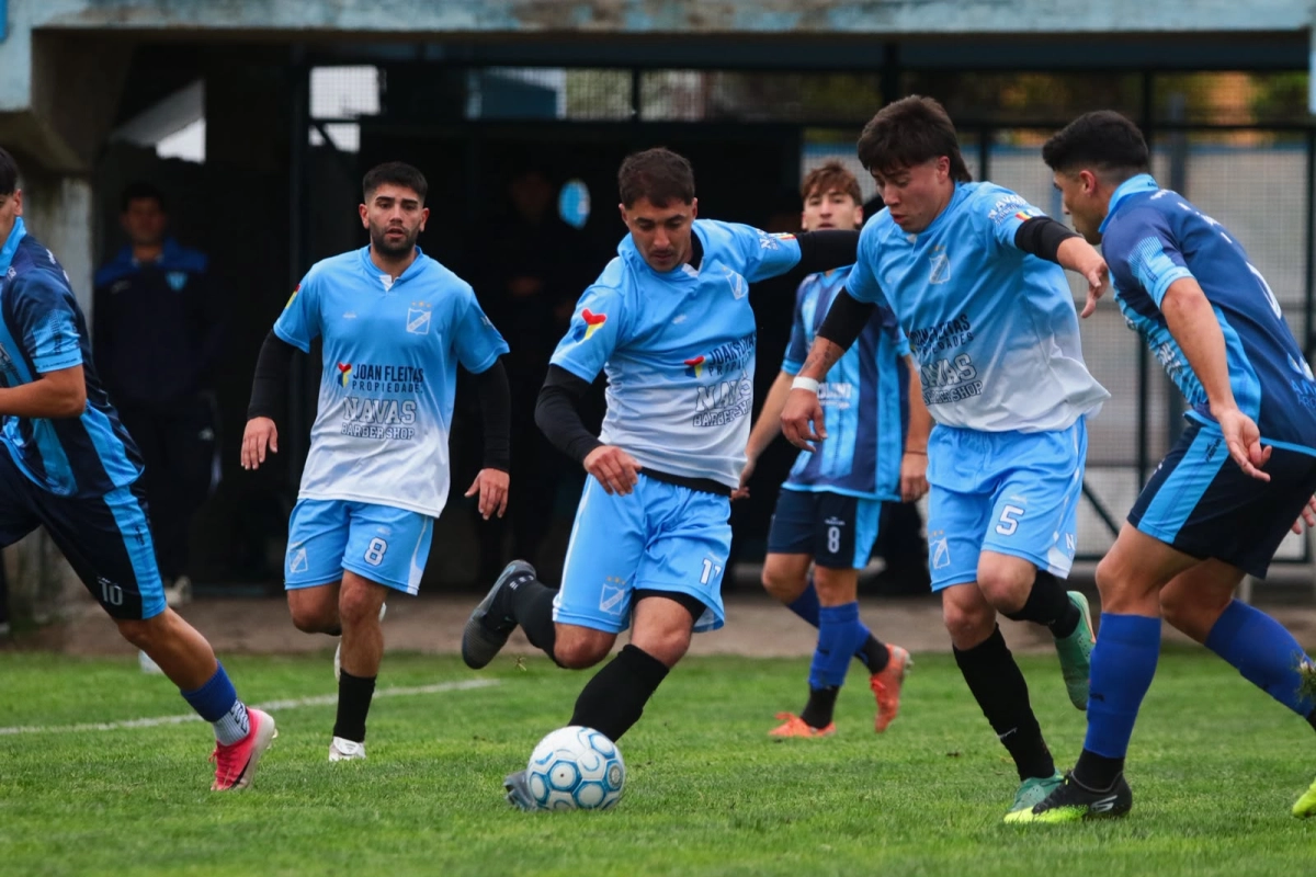 Defensores del Oeste manda en la zona A