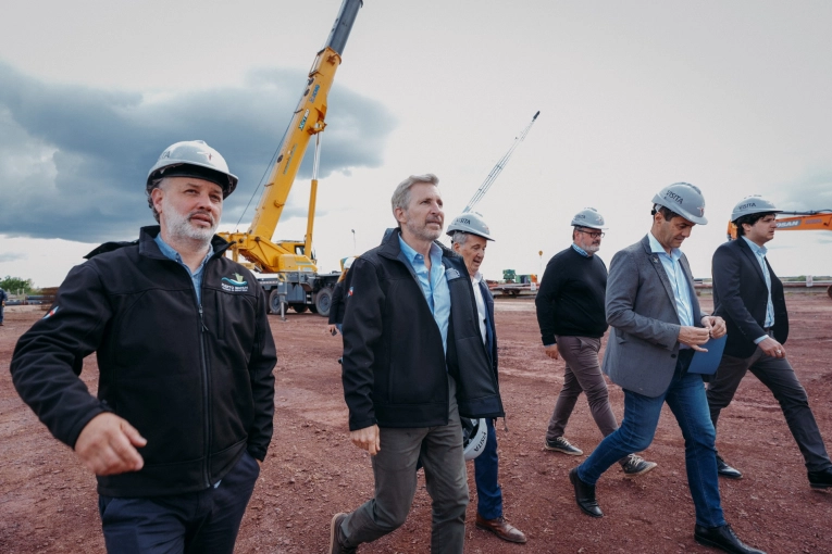 Puerto Ibicuy: Frigerio entregó la adhesión al RINI a PTP Argentina